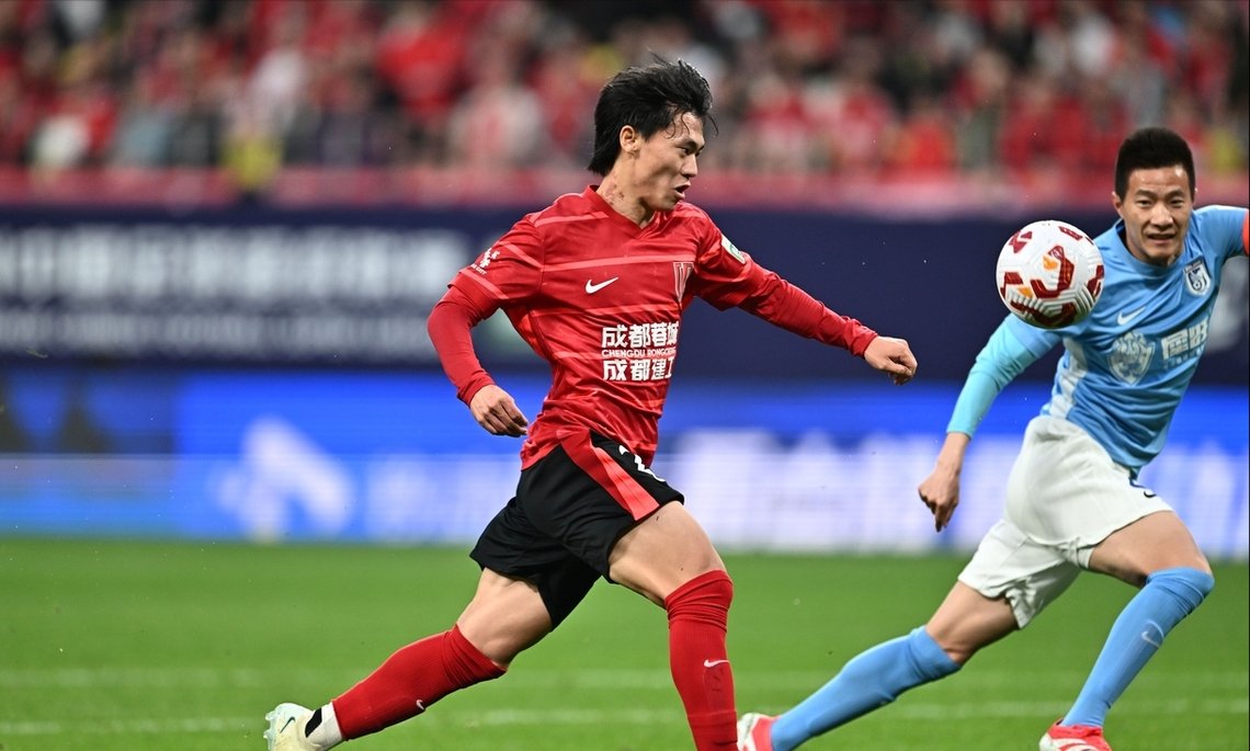 爱游戏中国-荷甲今晨再迎强敌；广州队刷新队史纪录；主帅态度——信心回归；赛季目标并未改变的简单介绍