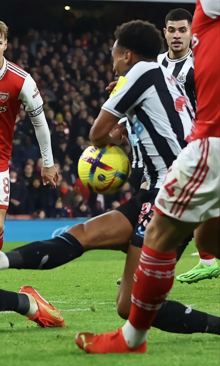 爱游戏官网-今晚纽卡斯尔防线松动：社区盾节点到来，悬念犹存，年轻球员得到机会(霍尔果斯领导最新名单公示)